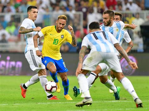 Nov 17, 2021 · The draw earned Argentina a ticket to the 2022 FIFA World Cup in Qatar. While Lionel Messi made the starting lineup for Argentina, Neymar dropped out for Brazil after picking up an injury in training. 